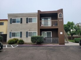 550 Graves Ave in El Cajon, CA - Building Photo