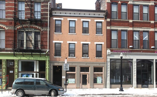 1415 Main St