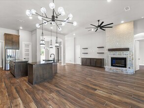 8103 Oak Hollow Dr in Arlington, TX - Building Photo - Building Photo