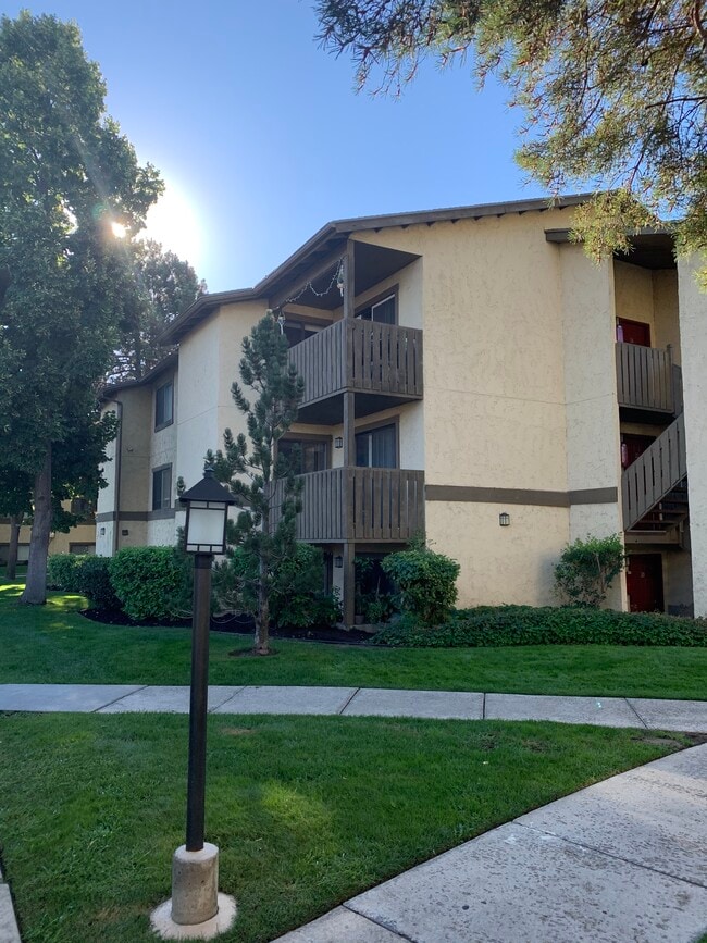 Elmwood in Salt Lake City, UT - Foto de edificio - Building Photo