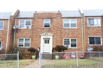 1234 Meigs Pl NE in Washington, DC - Foto de edificio - Building Photo