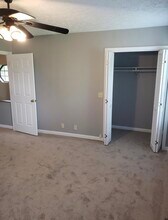 445 Claircrest Dr in Antioch, TN - Foto de edificio - Building Photo