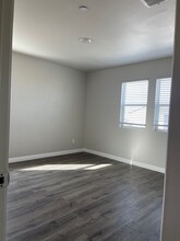 9806 Fire Island Dr in Bakersfield, CA - Building Photo - Building Photo