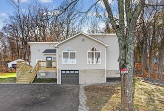 19 Grandview Trail in Monroe, NY - Building Photo - Building Photo