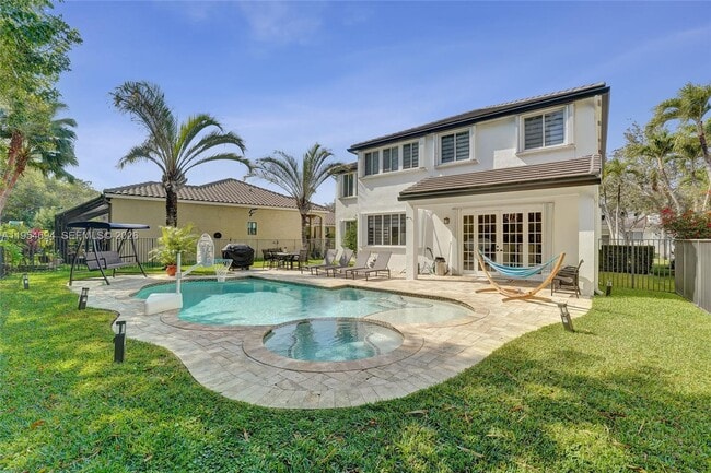 1367 Camellia Cir in Weston, FL - Building Photo - Building Photo