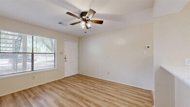 301 Manuel Dr, Unit A in College Station, TX - Building Photo - Building Photo