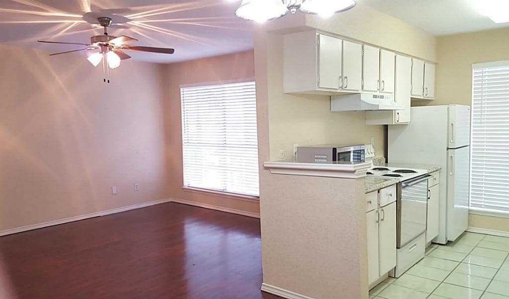 6200 Ranchester Dr in Houston, TX - Building Photo