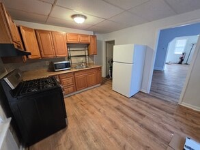 611 Moir Ct, Unit Apt 1 in Scranton, PA - Building Photo - Building Photo