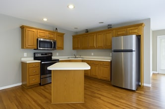8308 N Barclay Cir in Kansas City, MO - Building Photo - Building Photo