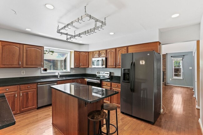 10069 Cape Ann Dr in Columbia, MD - Building Photo - Building Photo