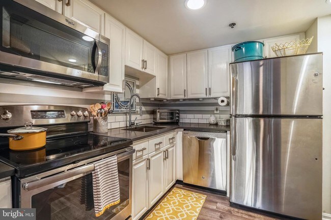 545 E Braddock Rd-Unit -107 in Alexandria, VA - Building Photo - Building Photo