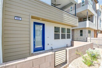 646 Spotted Falcon St in Las Vegas, NV - Building Photo - Building Photo
