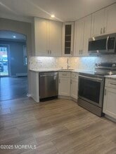 96 East Ave in Atlantic Highlands, NJ - Foto de edificio - Building Photo