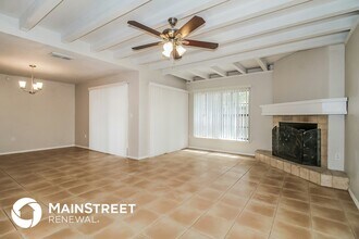 1260 Indian Bluff Dr in Apopka, FL - Foto de edificio - Building Photo