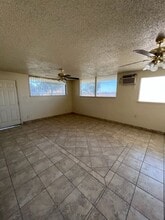 1092 E Hosking Ave in Bakersfield, CA - Building Photo - Building Photo