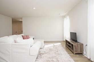 127 Virginia Ave in Palmyra, VA - Building Photo - Building Photo