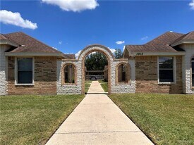13 West Dr in Edinburg, TX - Building Photo