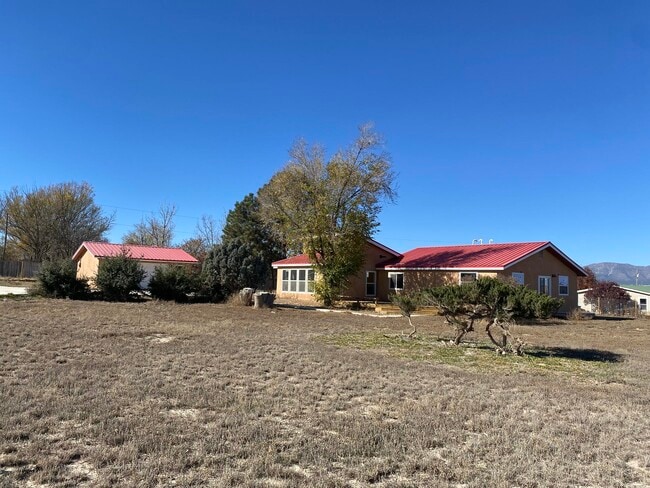 72 Aspen Dr in Edgewood, NM - Building Photo - Building Photo