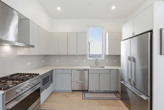 property at 6 Richardson St