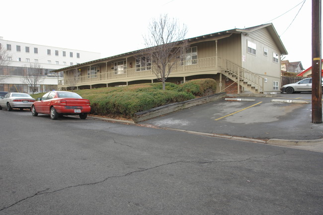 1401 W Chestnut Ave in Yakima, WA - Building Photo - Building Photo