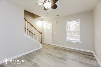 33 Birdsong Ln in Taylors, SC - Foto de edificio - Building Photo