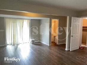 408 192nd St in Smithville, MO - Building Photo - Building Photo