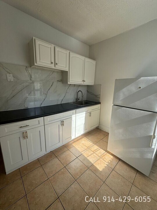 34 Van Cortlandt Park Ave in Yonkers, NY - Building Photo