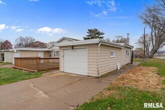 925 2nd Ave E in Milan, IL - Building Photo - Building Photo