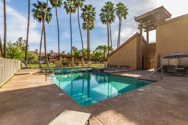 property at 4901 S Calle Los Cerros Dr