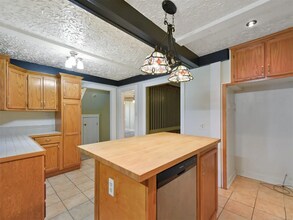 1716 1st Ave SW in Ardmore, OK - Building Photo - Building Photo