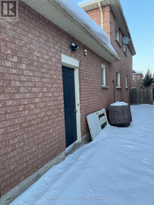 7355 Aldergrove Ct in Mississauga, ON - Building Photo - Building Photo