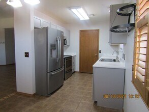 305 E Seminole St in Geronimo, OK - Building Photo - Building Photo
