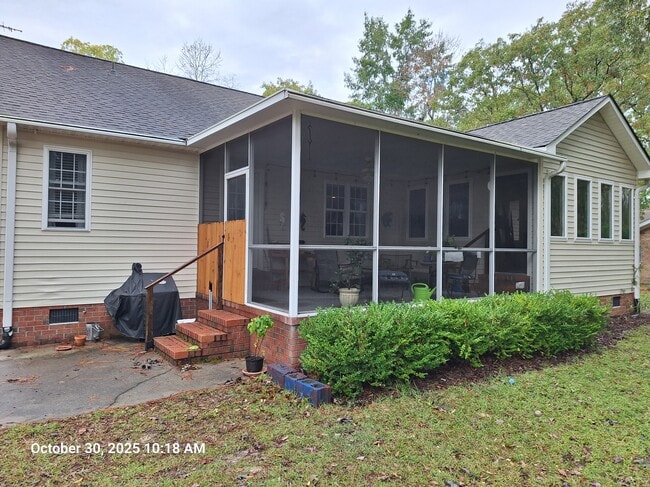 6313 Cardinal Dr in New Bern, NC - Foto de edificio - Building Photo