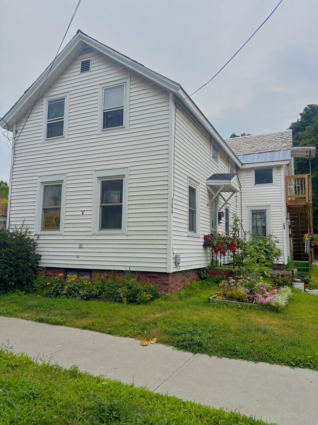 property at 104 N Champlain St