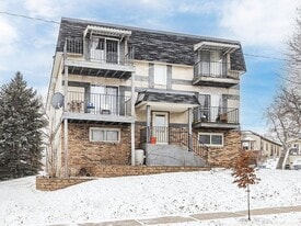 5130 Hiawatha Ave in Minneapolis, MN - Building Photo