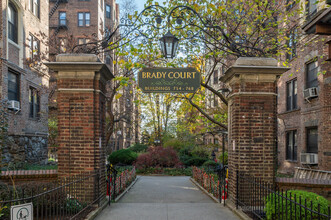 Brady Court in Bronx, NY - Building Photo - Building Photo