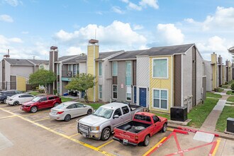 Victoria Park in Houston, TX - Foto de edificio - Building Photo