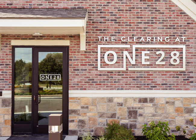 The Clearing at ONE28 in Olathe, KS - Foto de edificio - Building Photo