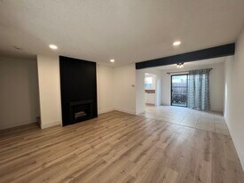 2213 Huntington St, Unit 2 in Huntington Beach, CA - Building Photo