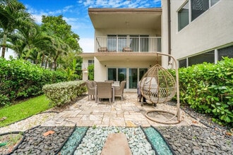 1203 Hillsboro Mile in Hillsboro Beach, FL - Building Photo - Building Photo