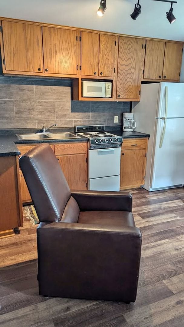 property at 17759 177th St W