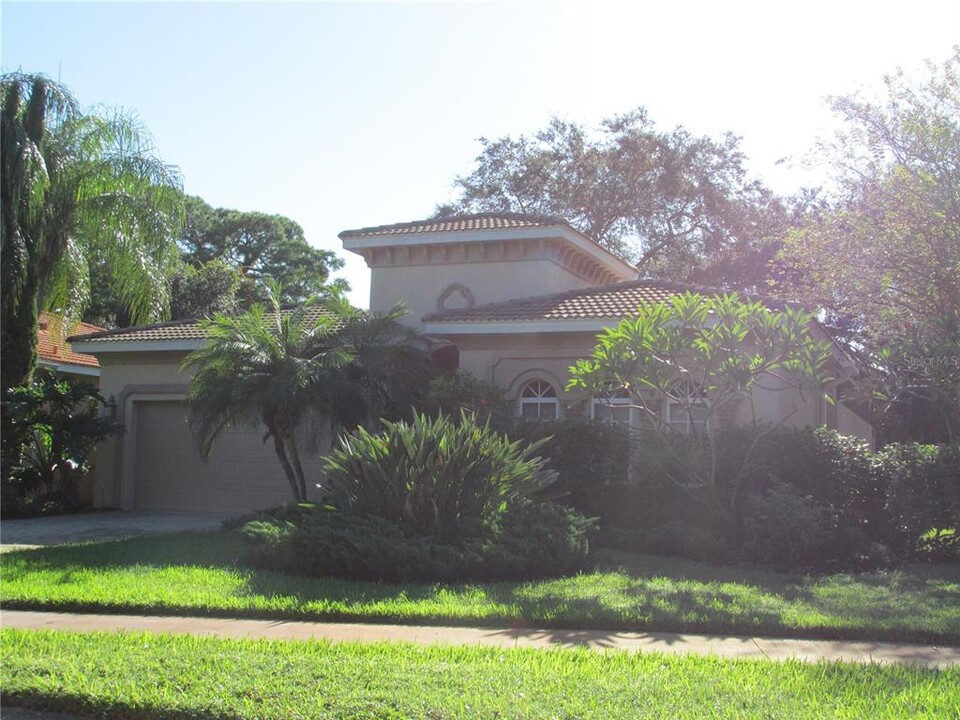 102 Cll Del Paradiso in Venice, FL - Building Photo