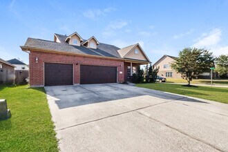 21630 Hansom Dr in Porter, TX - Building Photo - Building Photo