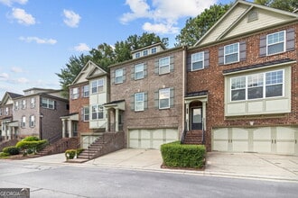 2086 Cobblestone Cir NE in Atlanta, GA - Building Photo - Building Photo