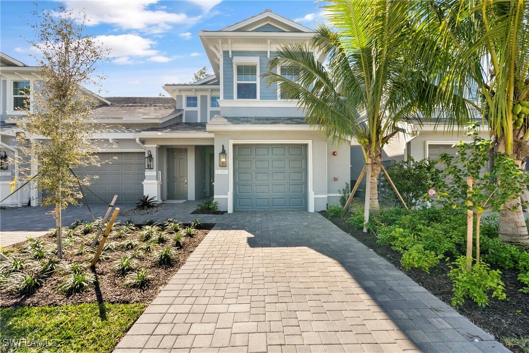 2640 Seychelles Cir in Naples, FL - Building Photo