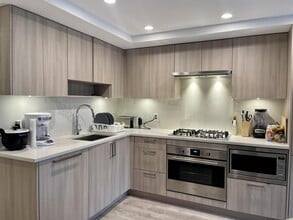 13350 Central Ave in Surrey, BC - Building Photo - Building Photo