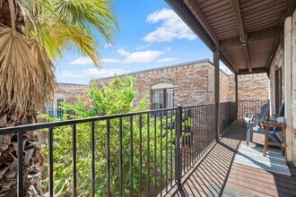 6501 E Hill Dr in Austin, TX - Building Photo - Building Photo