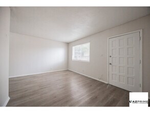 2352 E Broadway Rd in Mesa, AZ - Building Photo - Building Photo