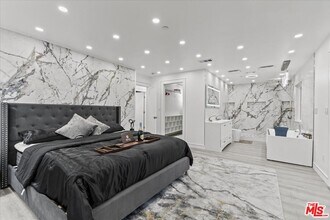8600 Farralone Ave in Los Angeles, CA - Building Photo - Building Photo