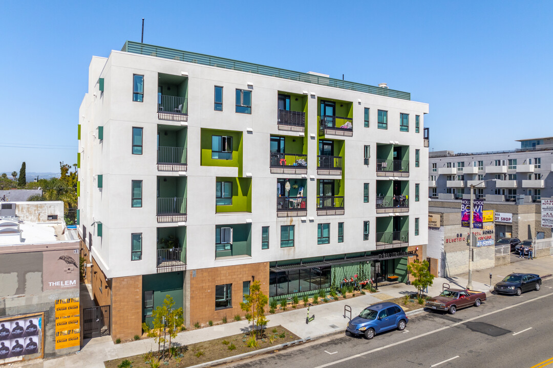 The Pointe on La Brea in Los Angeles, CA - Building Photo